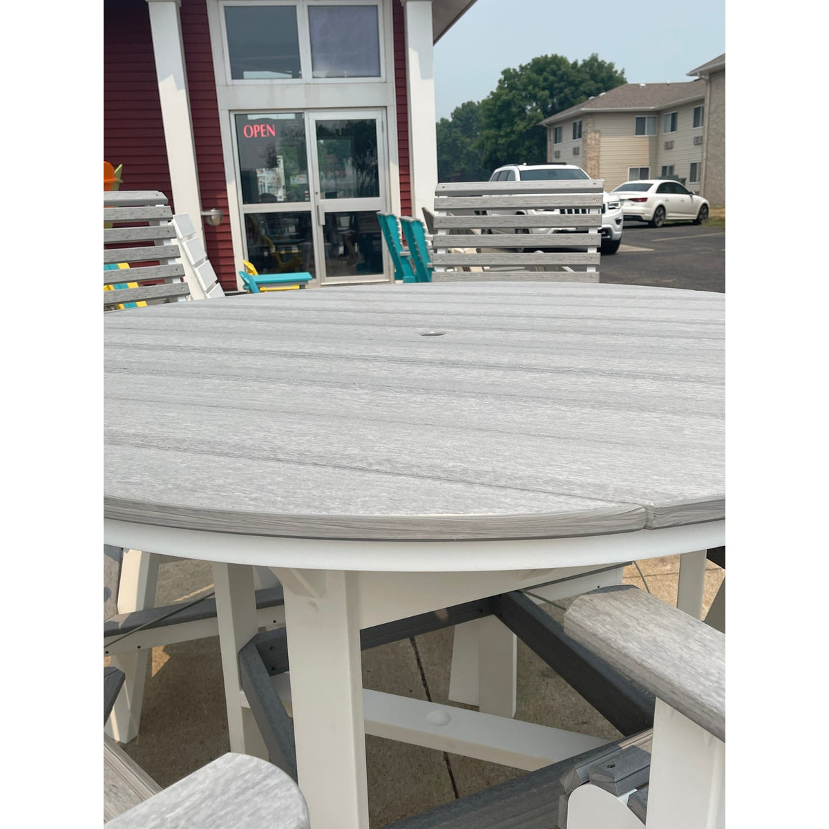 60" Round Bar Table with 6 Rollback Swivel Bar Chairs in White/Driftwood Gray
